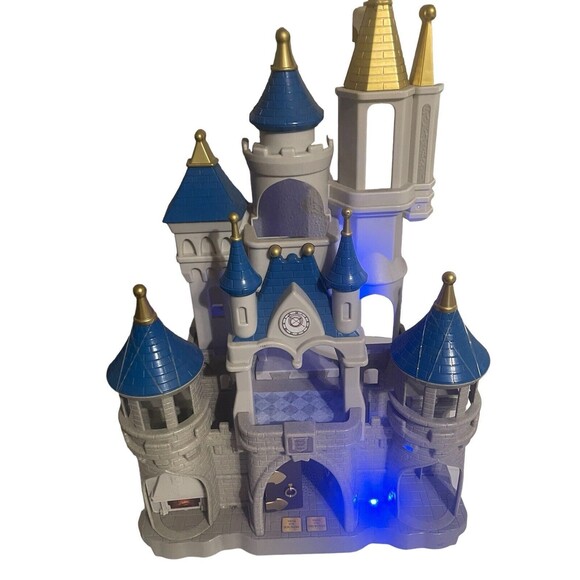Disney World Cinderella Castle Playset Fireworks Sounds Parks FREE SHIPPING - Picture 3 of 16